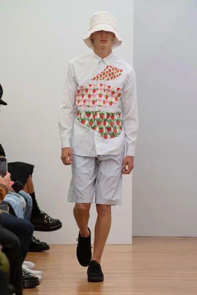 Look 3